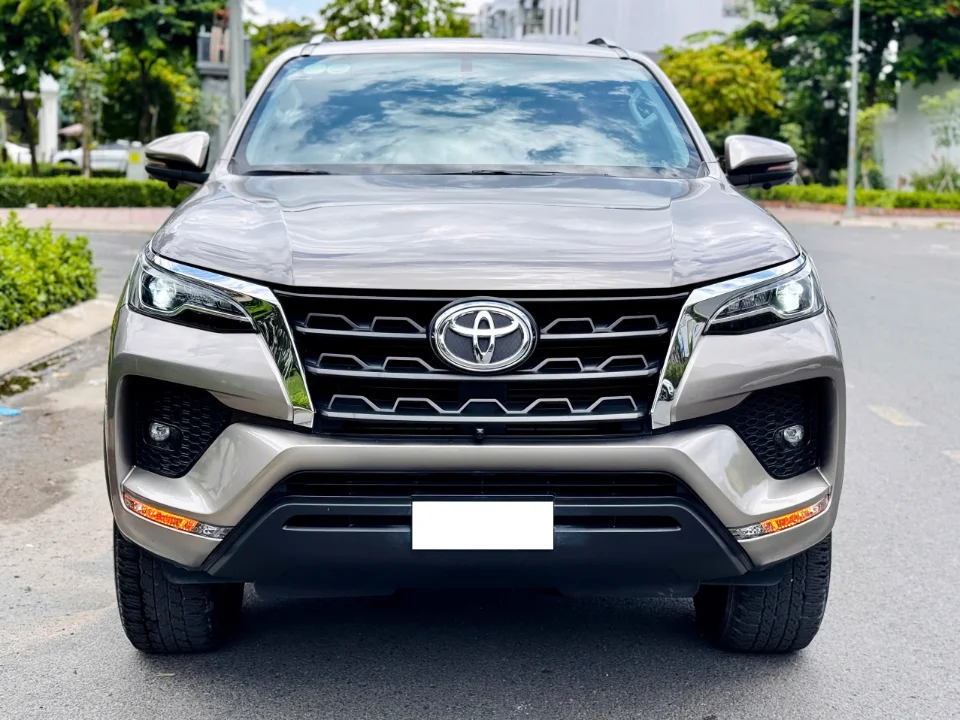 Toyota Fortuner 2.4 AT 2021