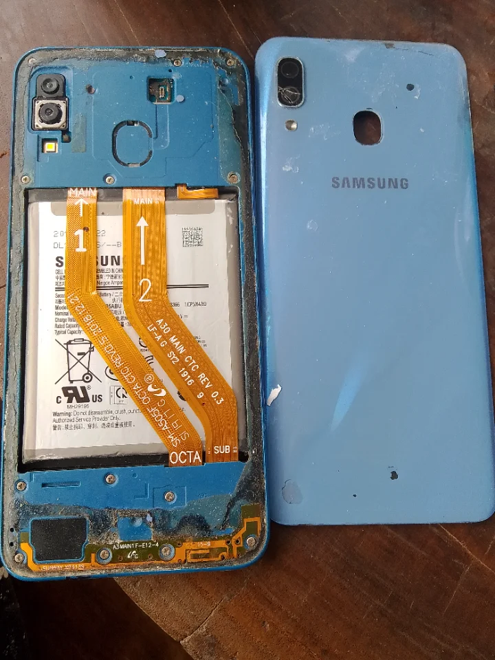Galaxy a30 bể màn
