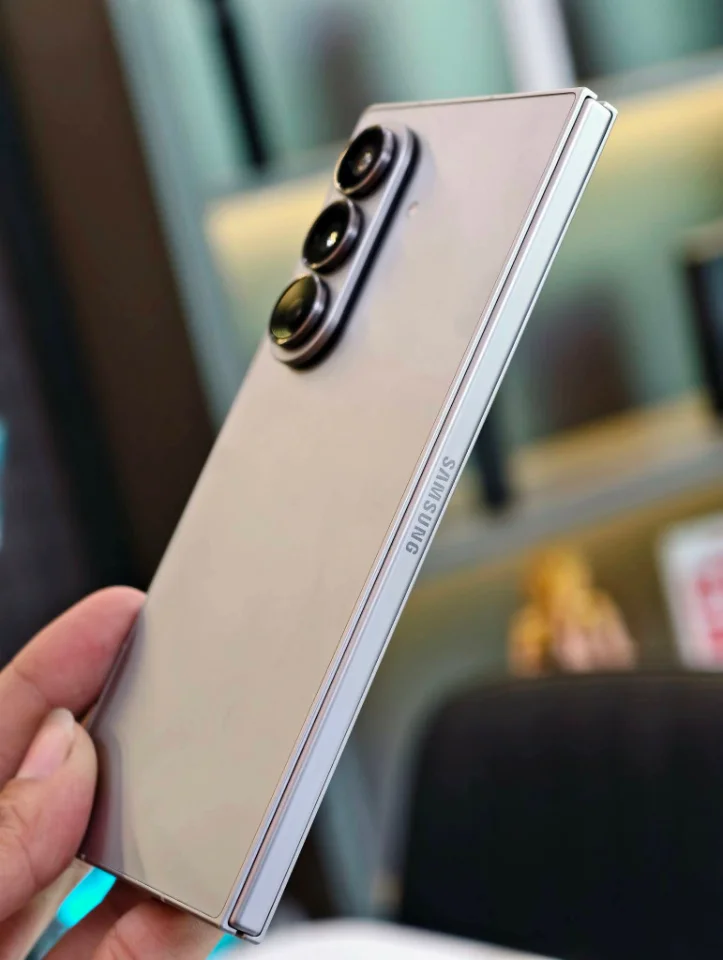 Sam sung zfold 7 funbox like new