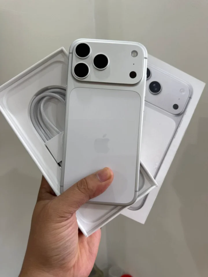 Iphone 17 Pro Max chính hãng funbox