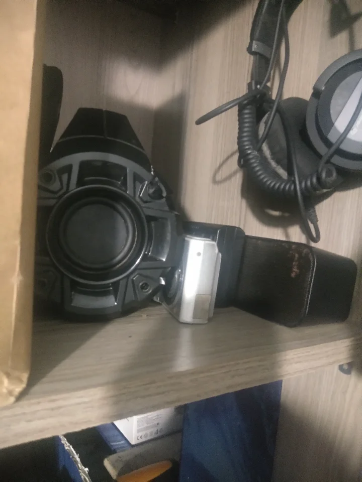 Bán mấy cái loa Bluetooth