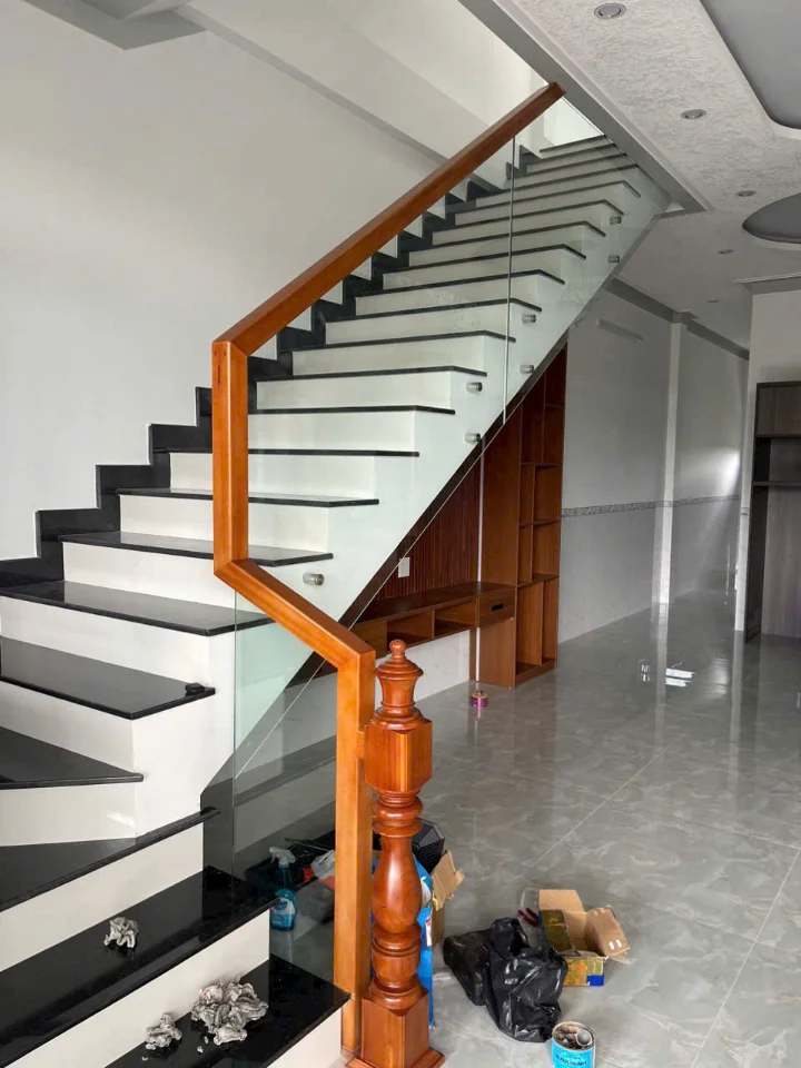 NHÔM KÍNH ĐẸP - CÓ ĐẠI BẢO KHANG LO