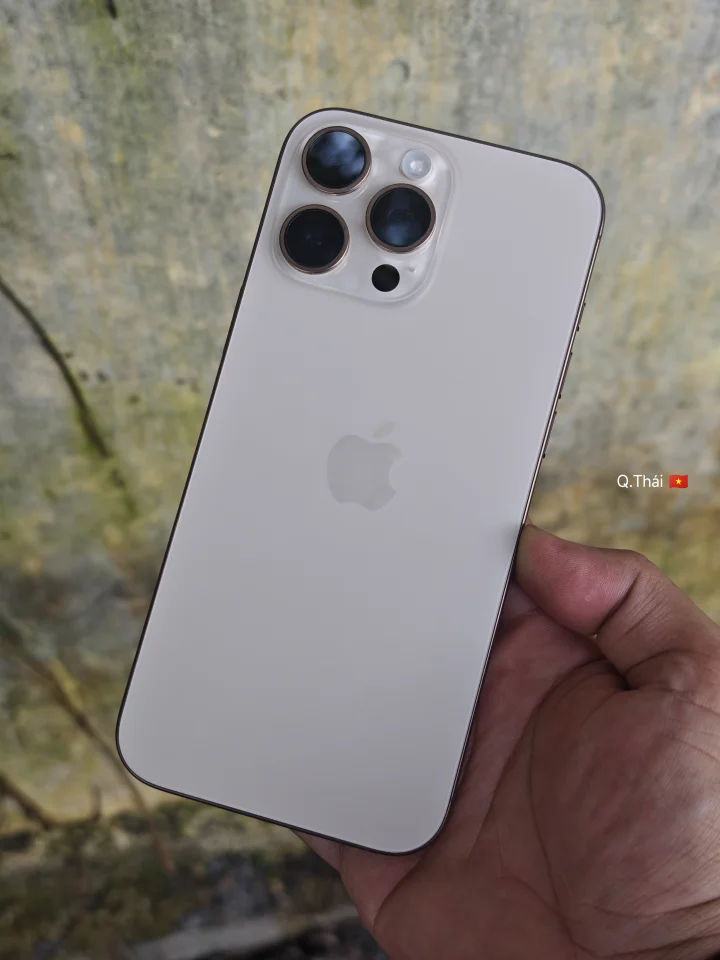 Iphone 16promax VNA titan samac nguyên zin
