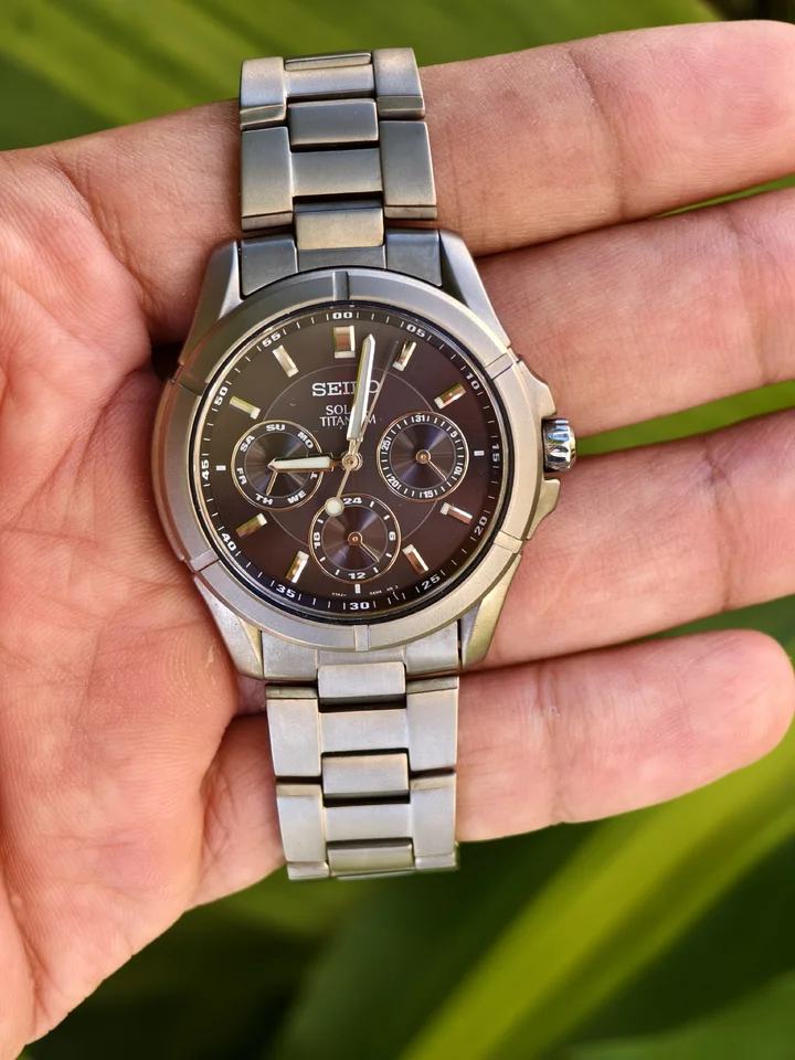 Đồng hồ nam vintage Seiko Titanium năng lượng đẹp 99%
