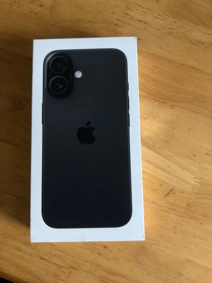 Iphone 16 128gb đen new seal chưa avtive
