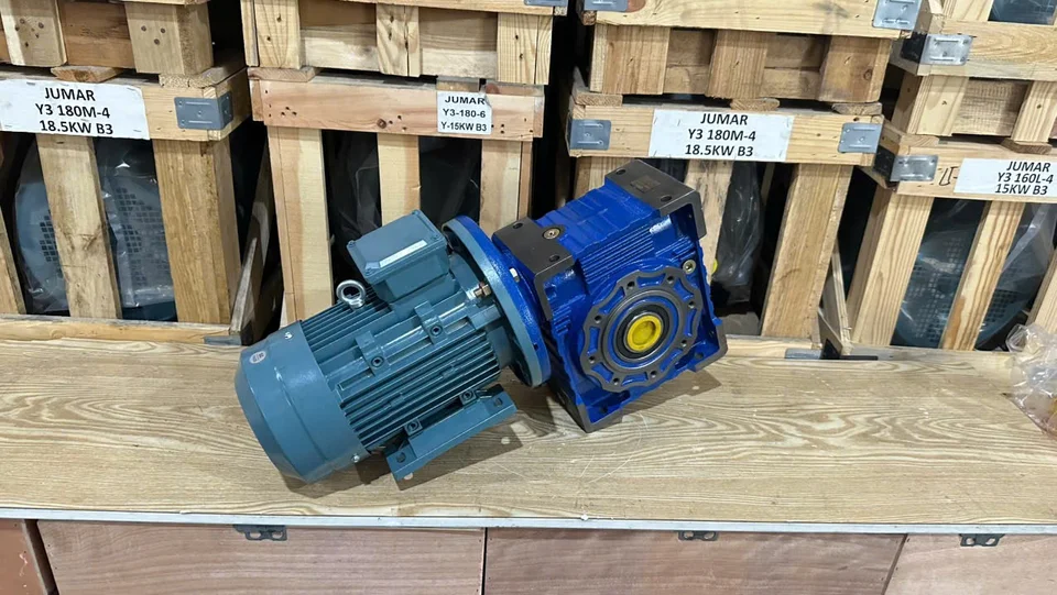 dong-co-giam-toc-duoi-5-5kw-ha-thanh-motor.webp
