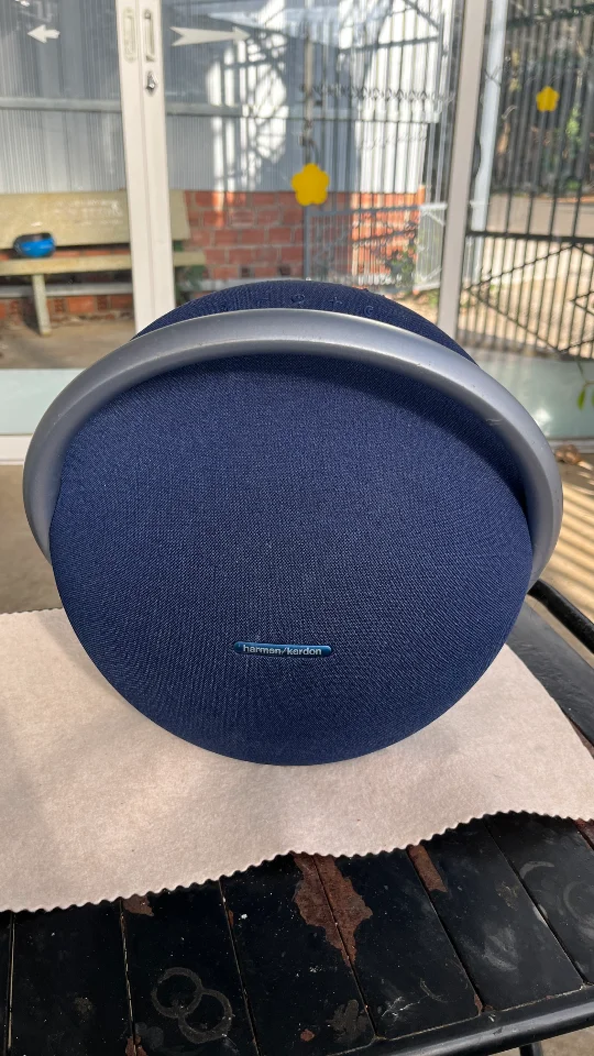 Loa Harman/kardon Onyx Studio 8 cần bán