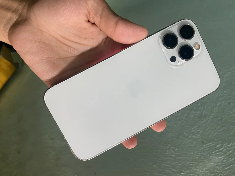 12pro zin chất 128gb đẹp keng màu trắng