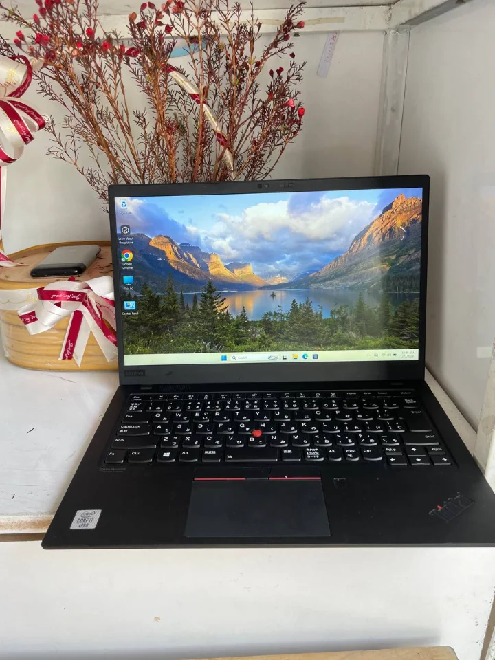 Thinkpad x1 carbon  i7 ssd 512 1kg