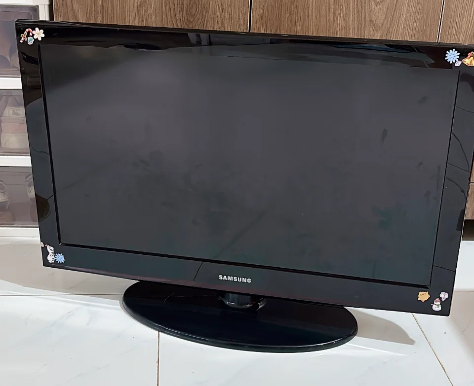 Thanh lí tivi ss 32