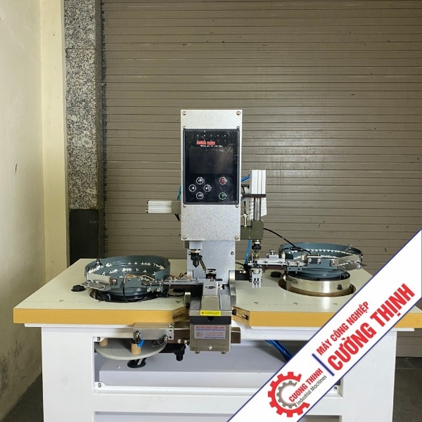 may-dap-khuy-cuc-dot-lo-tu-dong-jk9813 (1).jpg