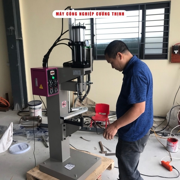 may-tan-dinh-rive-bang-khi-nen (1).jpg