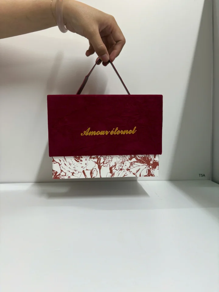 Xu hướng thiết kế hộp quà cá nhân hóa 2026