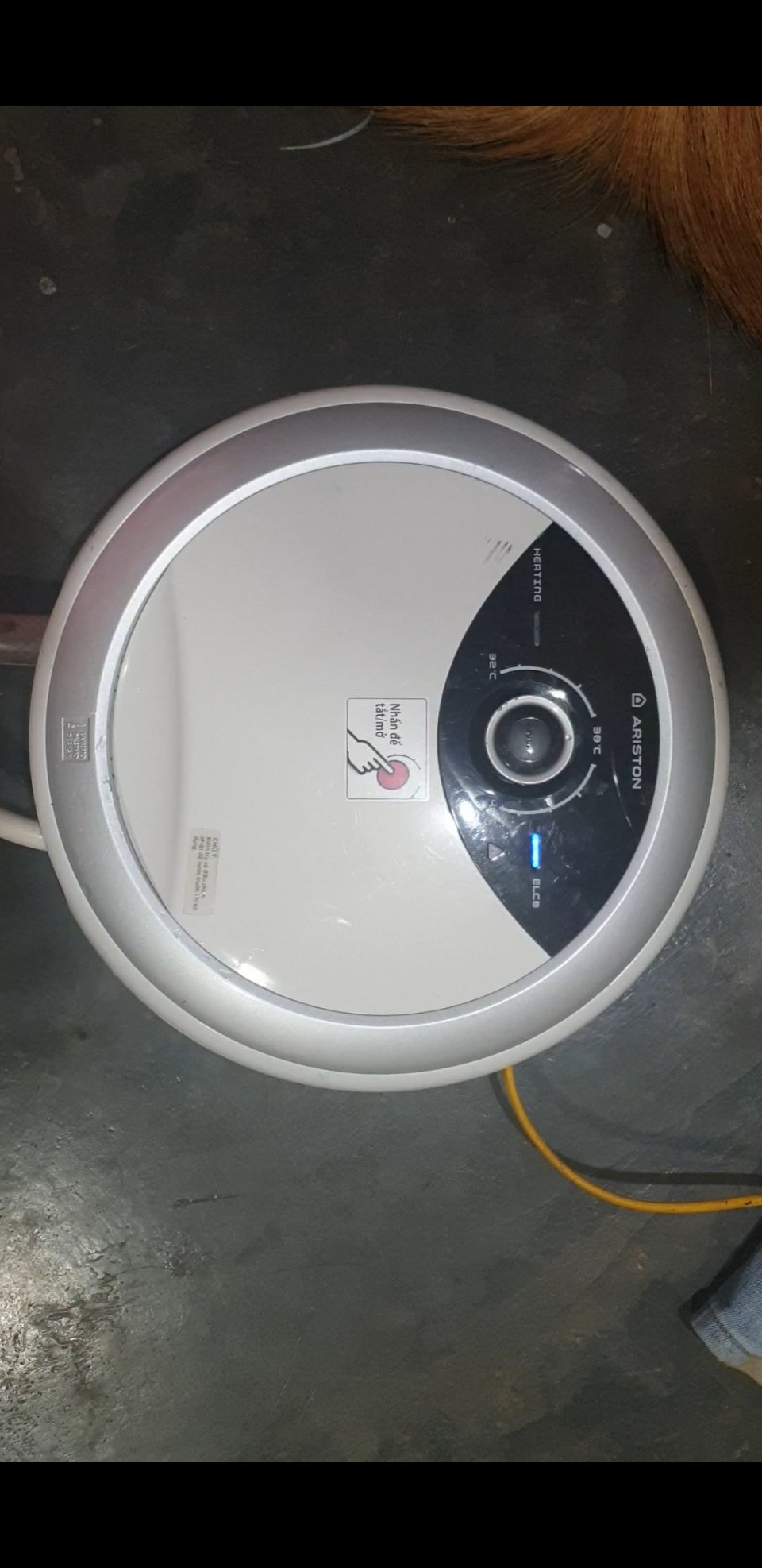 Bán Máy Nước Nóng Ariston.800K