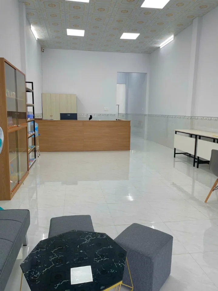 ENGLISH CENTER RECRUIT OFFLINE ENGLISH TEACHER