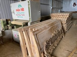 Giường gỗ tự nhiên