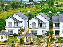 BIỆT THỰ SÂN VƯỜN VEN ĐÀ LẠT – MỘT KHOẢNG SỐNG ĐỦ ĐẸP ĐỂ MỖI NGÀY ĐỀU NHƯ KỲ NGHỈ (1).webp