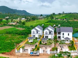 BIỆT THỰ SÂN VƯỜN VEN ĐÀ LẠT – MỘT KHOẢNG SỐNG ĐỦ ĐẸP ĐỂ MỖI NGÀY ĐỀU NHƯ KỲ NGHỈ (2).webp