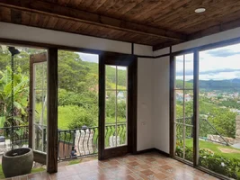 Cần Bán Biệt Thự Mê Linh 290m², Thiết Kế Gỗ, 3 Phòng Ngủ Giữa Rừng Thông (3).webp